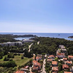 https://apartments-medora.in-istria.net